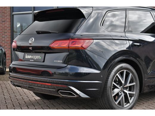 Volkswagen Touareg R 3.0 TSi eHybrid 4M Pano Trekh ACC Luchtvering Stuurverw ActivLease financial lease