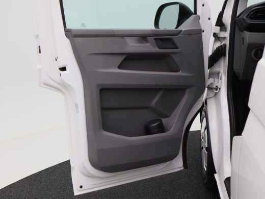 Volkswagen Transporter 2.0 TDi 150 Pk L2H1 | Navigatie | Trekhaak | Parkeersensoren | CarPlay | Airco | Cruise Controle ... ActivLease financial lease