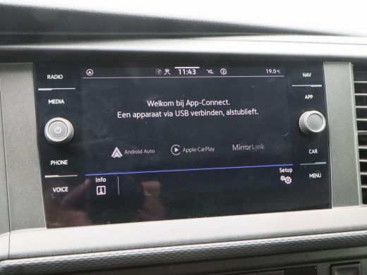 Volkswagen Transporter 2.0 TDi 150 Pk L2H1 | Navigatie | Trekhaak | Parkeersensoren | CarPlay | Airco | Cruise Controle ... ActivLease financial lease