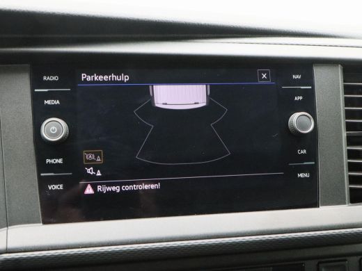 Volkswagen Transporter 2.0 TDi 150 Pk L2H1 | Navigatie | Trekhaak | Parkeersensoren | CarPlay | Airco | Cruise Controle ... ActivLease financial lease