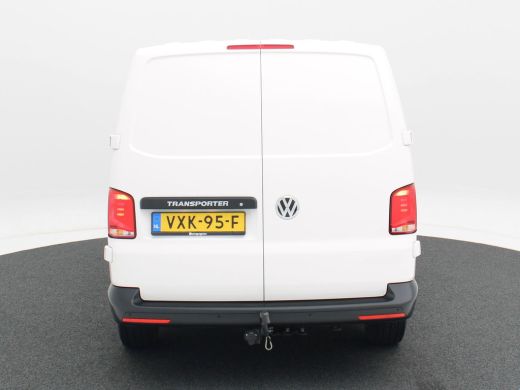 Volkswagen Transporter 2.0 TDi 150 Pk L2H1 | Navigatie | Trekhaak | Parkeersensoren | CarPlay | Airco | Cruise Controle ... ActivLease financial lease