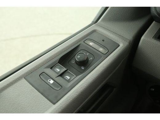 Volkswagen Transporter 2.0 TDI L2H1 | 150PK | Automaat | Airco | Camera | Carplay | Cruise | 3-Zits | Trekhaak | Schuifd... ActivLease financial lease