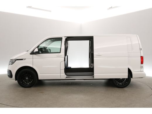 Volkswagen Transporter 2.0 TDI L2H1 | 150PK | Automaat | Airco | Camera | Carplay | Cruise | 3-Zits | Trekhaak | Schuifd... ActivLease financial lease