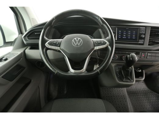 Volkswagen Transporter 2.0 TDI L2H1 | 150PK | Automaat | Airco | Camera | Carplay | Cruise | 3-Zits | Trekhaak | Schuifd... ActivLease financial lease