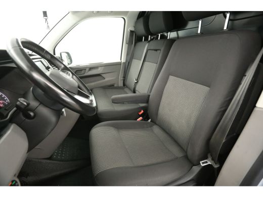 Volkswagen Transporter 2.0 TDI L2H1 | 150PK | Automaat | Airco | Camera | Carplay | Cruise | 3-Zits | Trekhaak | Schuifd... ActivLease financial lease