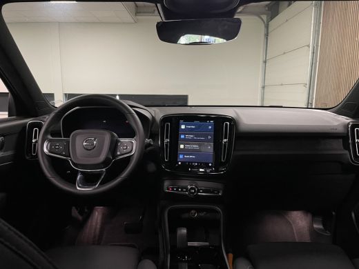 Volvo  EX40 Single Motor Extended Range Plus | Trekhaak | All Season banden | Adaptieve Cruise Control | Stoe... ActivLease financial lease