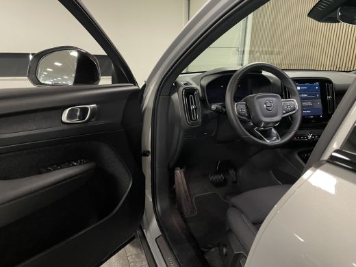 Volvo  EX40 Single Motor Extended Range Plus | Trekhaak | All Season banden | Adaptieve Cruise Control | Stoe... ActivLease financial lease