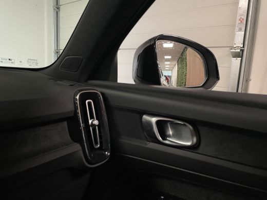 Volvo  EX40 Single Motor Extended Range Plus | Trekhaak | All Season banden | Adaptieve Cruise Control | Stoe... ActivLease financial lease