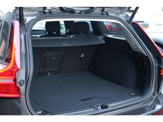 Volvo  V60 2.0 T8 Plug-in hybrid AWD Ultra Dark | Head-Up | Panoramadak | Harman Kardon | Trekhaak | Leder |... ActivLease financial lease