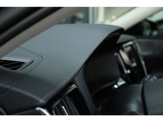 Volvo  V60 2.0 T8 Plug-in hybrid AWD Ultra Dark | Head-Up | Panoramadak | Harman Kardon | Trekhaak | Leder |... ActivLease financial lease