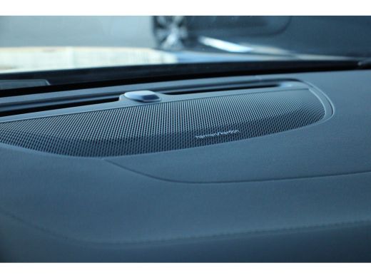 Volvo  V60 2.0 T8 Plug-in hybrid AWD Ultra Dark | Head-Up | Panoramadak | Harman Kardon | Trekhaak | Leder |... ActivLease financial lease