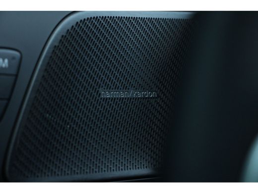 Volvo  V60 2.0 T8 Plug-in hybrid AWD Ultra Dark | Head-Up | Panoramadak | Harman Kardon | Trekhaak | Leder |... ActivLease financial lease