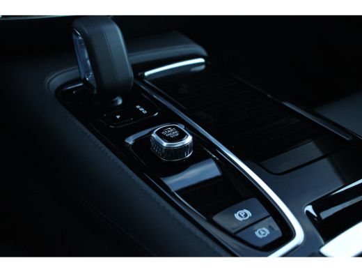 Volvo  V60 2.0 T8 Plug-in hybrid AWD Ultra Dark | Head-Up | Panoramadak | Harman Kardon | Trekhaak | Leder |... ActivLease financial lease