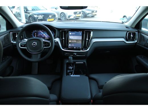 Volvo  V60 2.0 T8 Plug-in hybrid AWD Ultra Dark | Head-Up | Panoramadak | Harman Kardon | Trekhaak | Leder |... ActivLease financial lease