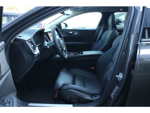 Volvo  V60 2.0 T8 Plug-in hybrid AWD Ultra Dark | Head-Up | Panoramadak | Harman Kardon | Trekhaak | Leder |... ActivLease financial lease