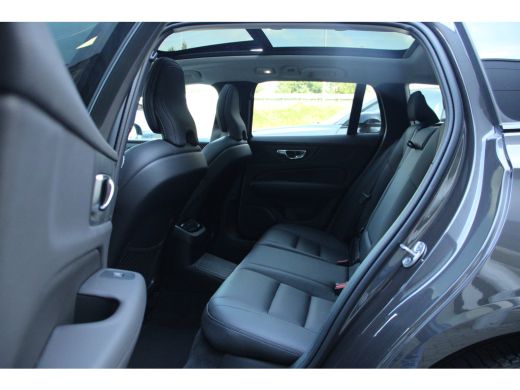 Volvo  V60 2.0 T8 Plug-in hybrid AWD Ultra Dark | Head-Up | Panoramadak | Harman Kardon | Trekhaak | Leder |... ActivLease financial lease