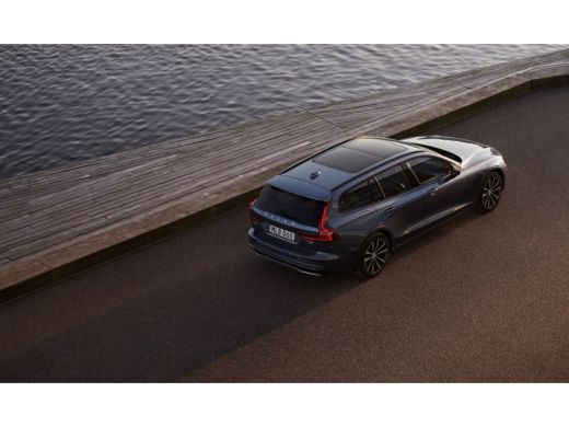 Volvo  V60 T6 350PK AWD Plus Dark | Pano-dak | Sportstoelen | Trekhaak | 360° | Harman Kardon ActivLease financial lease