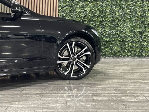 Volvo  V90 B5 Ultimate Dark | Schuifdak | 360° Camera | Head-Up Display | Harman Kardon | Adaptieve Cruise C... ActivLease financial lease