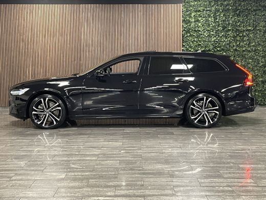 Volvo  V90 B5 Ultimate Dark | Schuifdak | 360° Camera | Head-Up Display | Harman Kardon | Adaptieve Cruise C... ActivLease financial lease