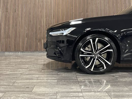 Volvo  V90 B5 Ultimate Dark | Schuifdak | 360° Camera | Head-Up Display | Harman Kardon | Adaptieve Cruise C... ActivLease financial lease