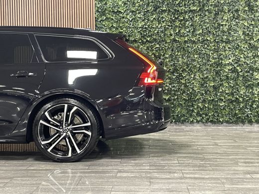Volvo  V90 B5 Ultimate Dark | Schuifdak | 360° Camera | Head-Up Display | Harman Kardon | Adaptieve Cruise C... ActivLease financial lease
