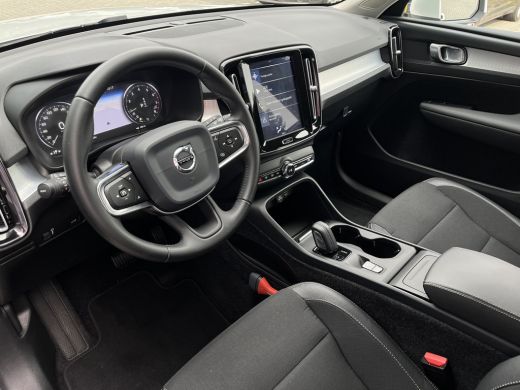 Volvo  XC40 2.0 T4 Momentum Pro | Pilot Assist | Camera | CarPlay | BLIS | ActivLease financial lease