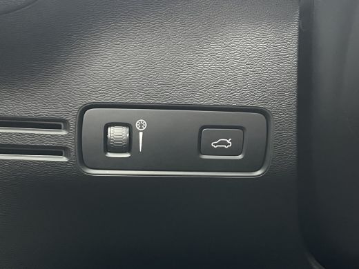 Volvo  XC40 2.0 T4 Momentum Pro | Pilot Assist | Camera | CarPlay | BLIS | ActivLease financial lease