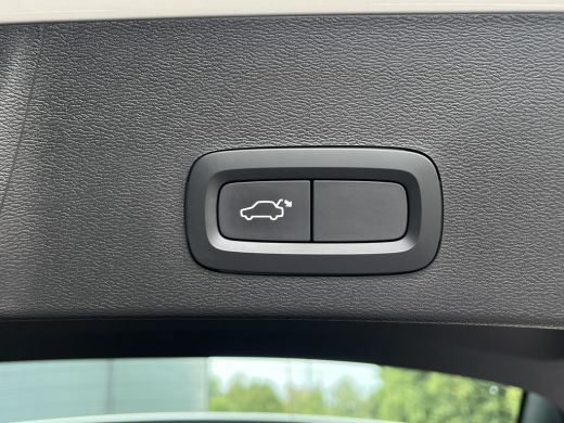 Volvo  XC40 2.0 T4 Momentum Pro | Pilot Assist | Camera | CarPlay | BLIS | ActivLease financial lease