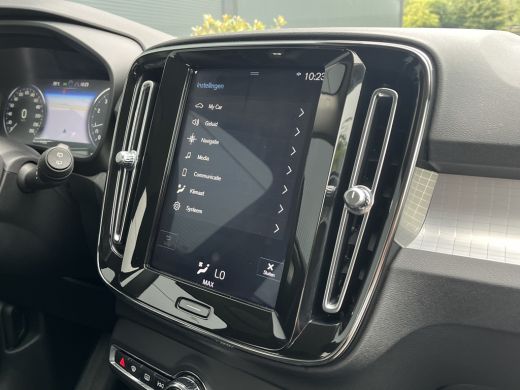 Volvo  XC40 2.0 T4 Momentum Pro | Pilot Assist | Camera | CarPlay | BLIS | ActivLease financial lease