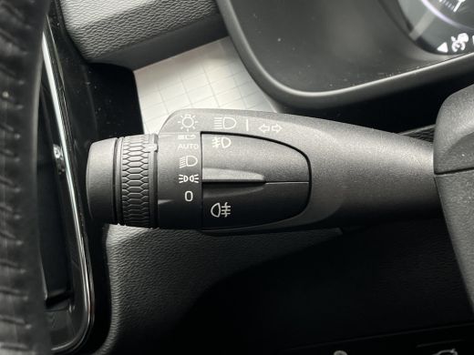 Volvo  XC40 2.0 T4 Momentum Pro | Pilot Assist | Camera | CarPlay | BLIS | ActivLease financial lease