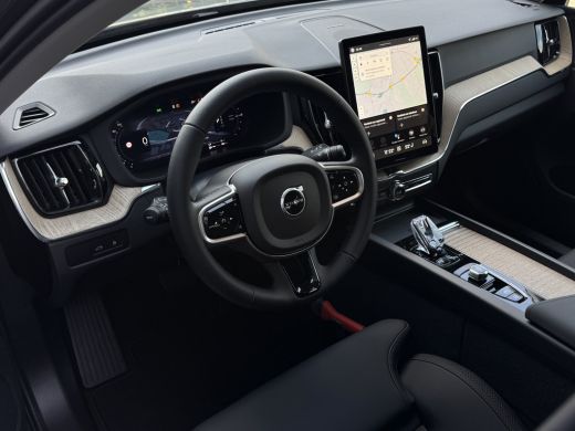 Volvo  XC60 2.0 T6 Plug-in hybrid AWD Plus Bright | MY26 | Forest Lake | Trekhaak | Rondomzicht camera | Lede... ActivLease financial lease