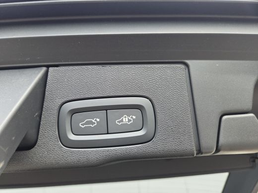 Volvo  XC60 T6 Plus Dark | Panoramadak | Trekhaak | Stoel/Stuur Verwarming | ActivLease financial lease