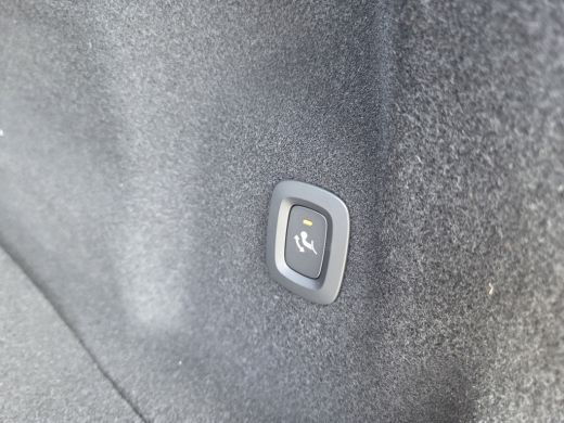 Volvo  XC60 T6 Plus Dark | Panoramadak | Trekhaak | Stoel/Stuur Verwarming | ActivLease financial lease