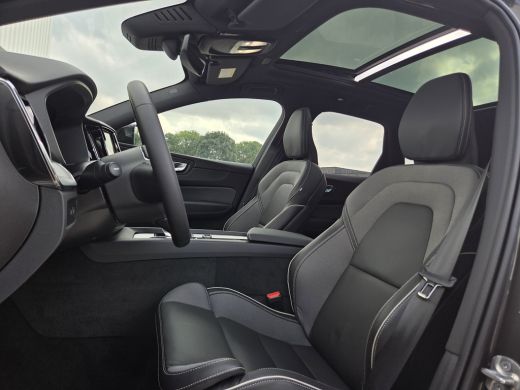 Volvo  XC60 T6 Plus Dark | Panoramadak | Trekhaak | Stoel/Stuur Verwarming | ActivLease financial lease