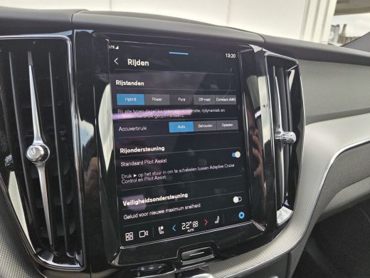 Volvo  XC60 T6 Plus Dark | Panoramadak | Trekhaak | Stoel/Stuur Verwarming | ActivLease financial lease