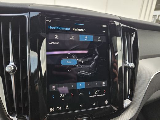 Volvo  XC60 T6 Plus Dark | Panoramadak | Trekhaak | Stoel/Stuur Verwarming | ActivLease financial lease