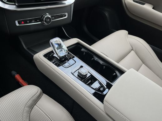 Volvo  XC90 2.0 T8 Plug-in hybrid AWD Ultra Dark | Luchtvering | Bowers&Wilkins | Massage | Panoramadak | ActivLease financial lease