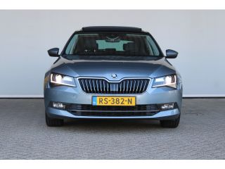 Skoda Superb 1.4 TSI ACT Style Business | Panoramadak | Navi | Alcantara bekleding | Bi-Xenon koplampen | ACC