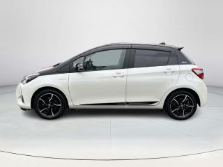 Toyota Yaris 1.5 Hybrid Bi-Tone | 16 inch LM-velgen | Keyless entry | Parkeercamera | Bluetooth |