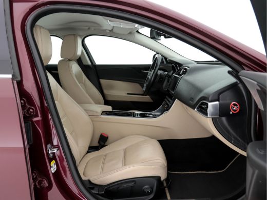 Jaguar XE 2.0 D Portfolio (INCL-BTW) Aut. *LUXURY-LEATHER | NAVI-FULLMAP | BI-XENON | CAMERA | ECC | COMFOR... ActivLease financial lease