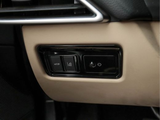 Jaguar XE 2.0 D Portfolio (INCL-BTW) Aut. *LUXURY-LEATHER | NAVI-FULLMAP | BI-XENON | CAMERA | ECC | COMFOR... ActivLease financial lease