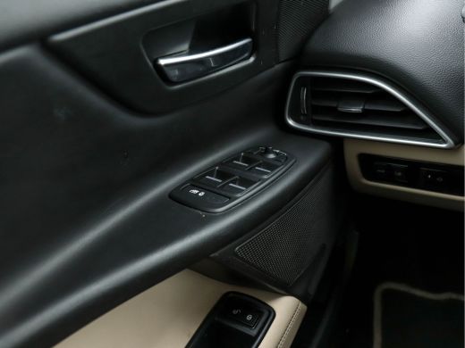 Jaguar XE 2.0 D Portfolio (INCL-BTW) Aut. *LUXURY-LEATHER | NAVI-FULLMAP | BI-XENON | CAMERA | ECC | COMFOR... ActivLease financial lease