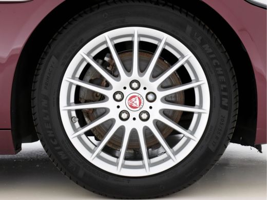 Jaguar XE 2.0 D Portfolio (INCL-BTW) Aut. *LUXURY-LEATHER | NAVI-FULLMAP | BI-XENON | CAMERA | ECC | COMFOR... ActivLease financial lease