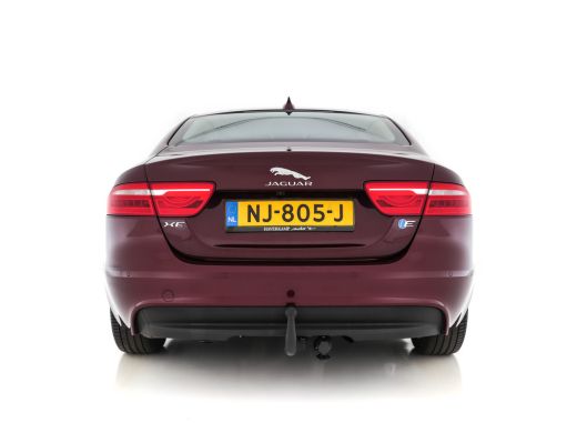 Jaguar XE 2.0 D Portfolio (INCL-BTW) Aut. *LUXURY-LEATHER | NAVI-FULLMAP | BI-XENON | CAMERA | ECC | COMFOR... ActivLease financial lease