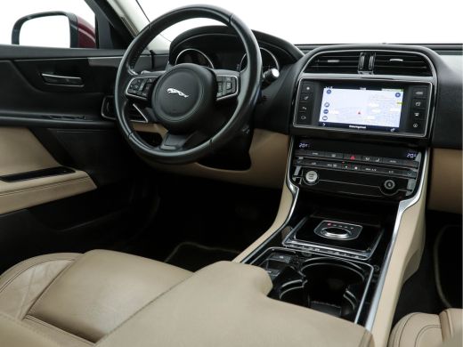 Jaguar XE 2.0 D Portfolio (INCL-BTW) Aut. *LUXURY-LEATHER | NAVI-FULLMAP | BI-XENON | CAMERA | ECC | COMFOR... ActivLease financial lease