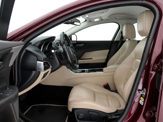 Jaguar XE 2.0 D Portfolio (INCL-BTW) Aut. *LUXURY-LEATHER | NAVI-FULLMAP | BI-XENON | CAMERA | ECC | COMFOR... ActivLease financial lease