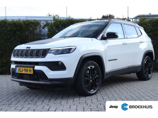 Jeep Compass 4xe 240 Plug-in Hybrid Electric Upland | Adaptieve Cruise | Stoel + Stuurverwarming | Camera | Ke... Jeep Compass 4xe 240 Plug-in Hybrid Electric Upland | Adaptieve Cruise | Stoel + Stuurverwarming | Camera | Ke...