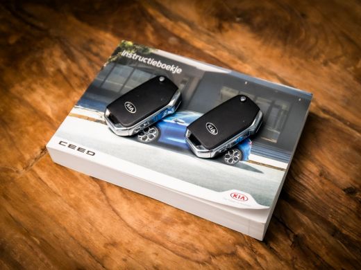 Kia Ceed 1.0 T-GDi DynamicLine (APPLE CARPLAY, GROOT NAVI, CLIMATE, GETINT GLAS, CAMERA, SPORTSTOELEN, LAN... ActivLease financial lease