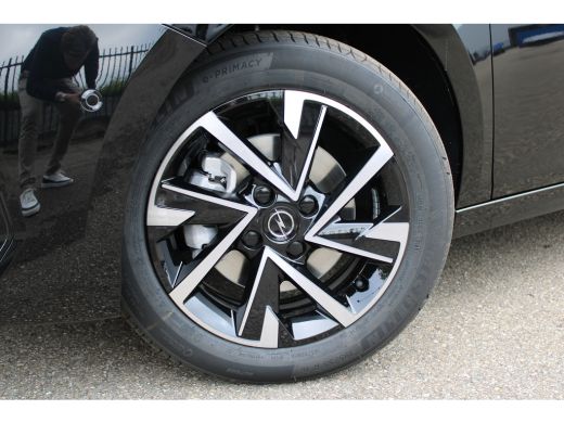 Opel Corsa GS | Achteruitrijcamera 180° | Dode hoek waarschuwing | Draadloze Apple Carplay en Android Auto ActivLease financial lease