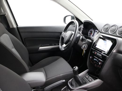Suzuki Vitara 1.0 BOOSTERJET SELECT TWO-TONE + CAMERA | APPLE CARPLAY | DAB | STOELVERWARMING ActivLease financial lease